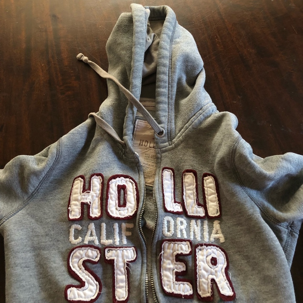 Hollister zip up hoodie size small